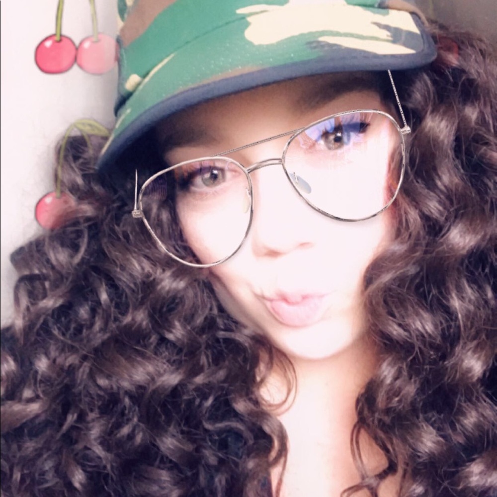 Meet your Posher, Courtney